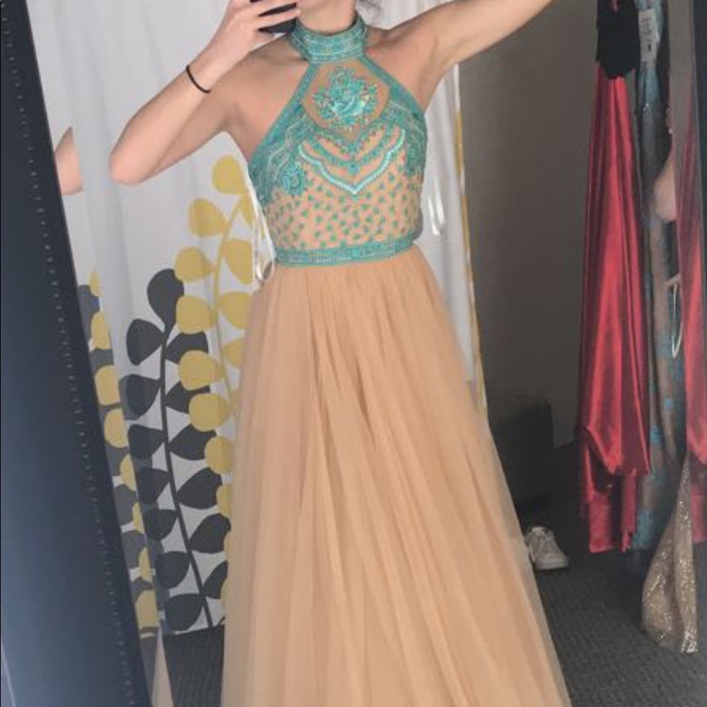 Size 4 Sherri Hill prom dress